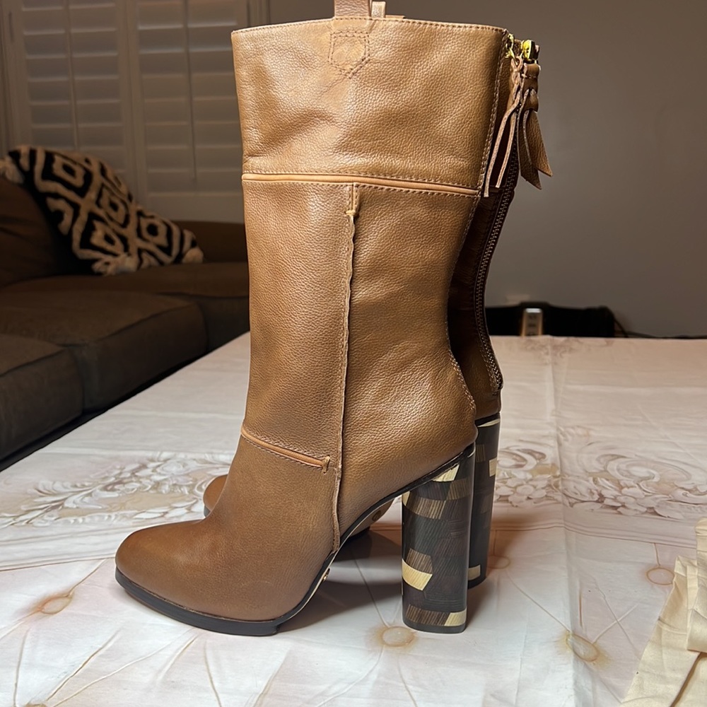Cynthia Vincent boots sz 9